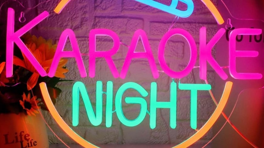 Shower singers and spectators welcome!